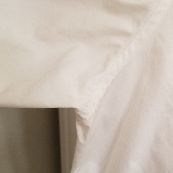 Men's White Calvin Klein shirt. - Picture 3 of 4